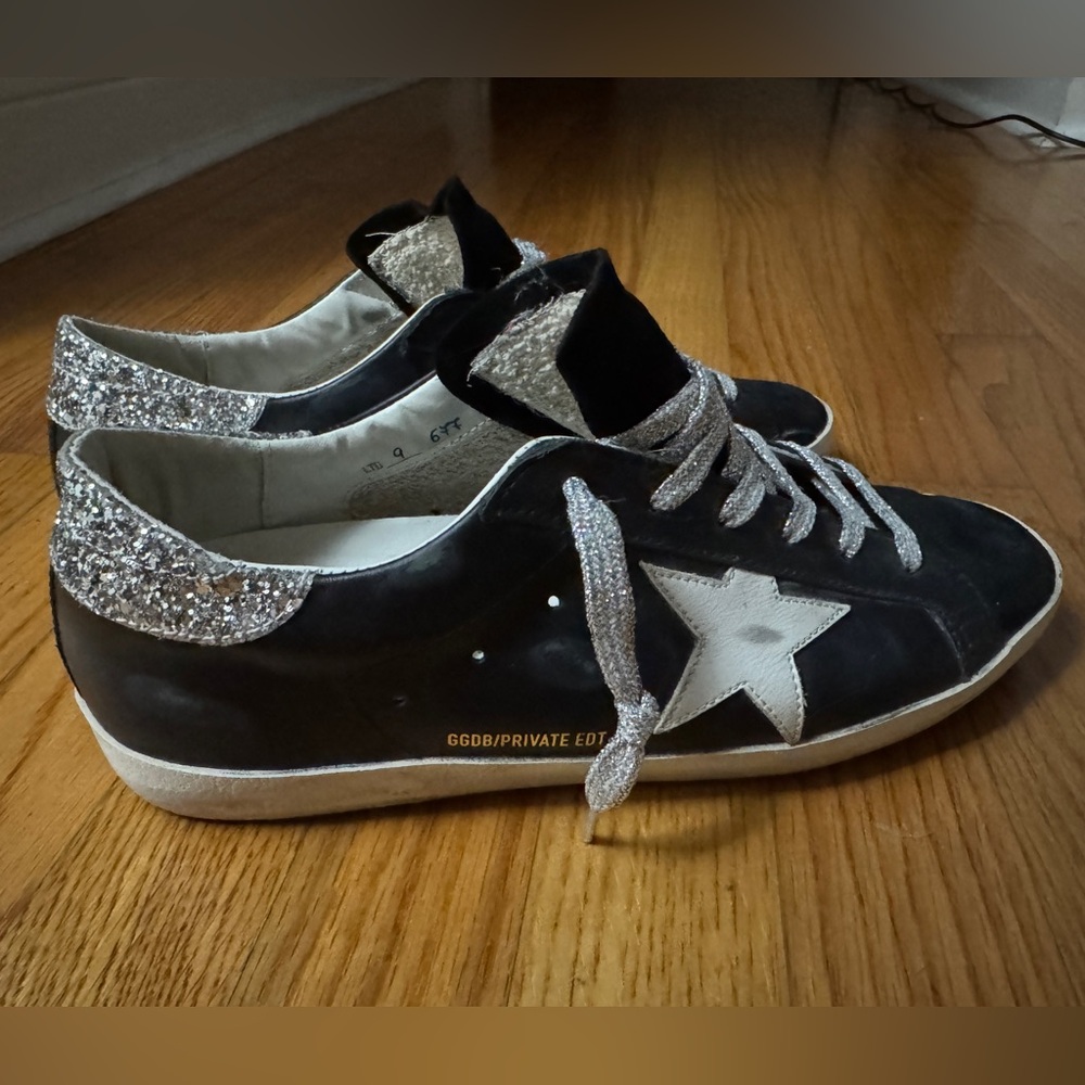 Golden Goose Super Star - 41 - Black with White Star